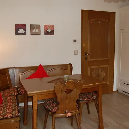 Spacious Holiday In Reifferscheid With Private Terrace Casa de Férias Hellenthal
