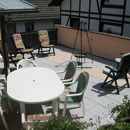Casa de Férias Spacious Holiday In Reifferscheid With Private Terrace