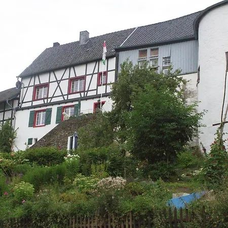 Spacious Holiday In Reifferscheid With Private Terrace Casa de Férias Hellenthal