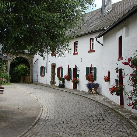 Spacious Holiday In Reifferscheid With Private Terrace Casa de Férias