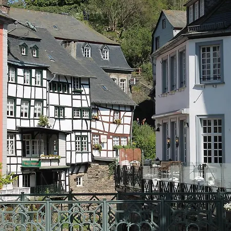 Spacious Holiday In Reifferscheid With Private Terrace *